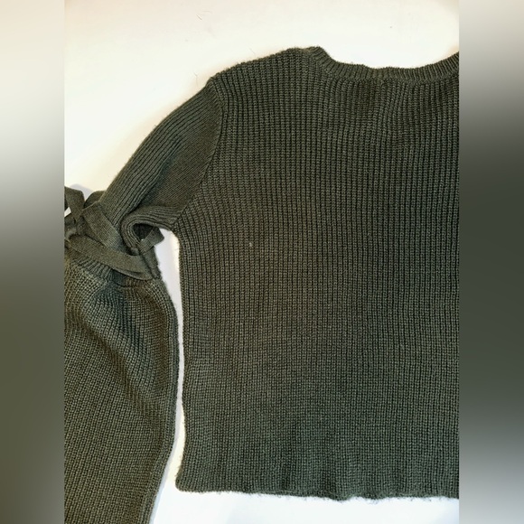 Silence + Noise Women’s Bell Sleeve Sweater Size M Green Tie Detail Acrylic - Picture 9 of 9